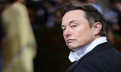 ماسك يبدل اسم ملفه الشخصي على منصة X إلى "كيكيوس ماكسيموس"